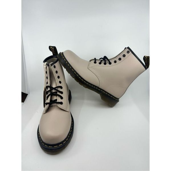 Dr. Martens 1460 Smooth Leather Boots Vintage Taupe Womens Size 7 Brand New
