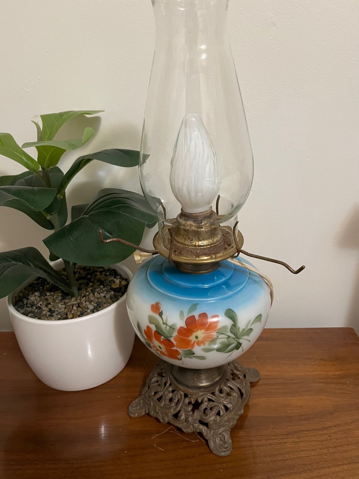 Vintage Floral Lamp