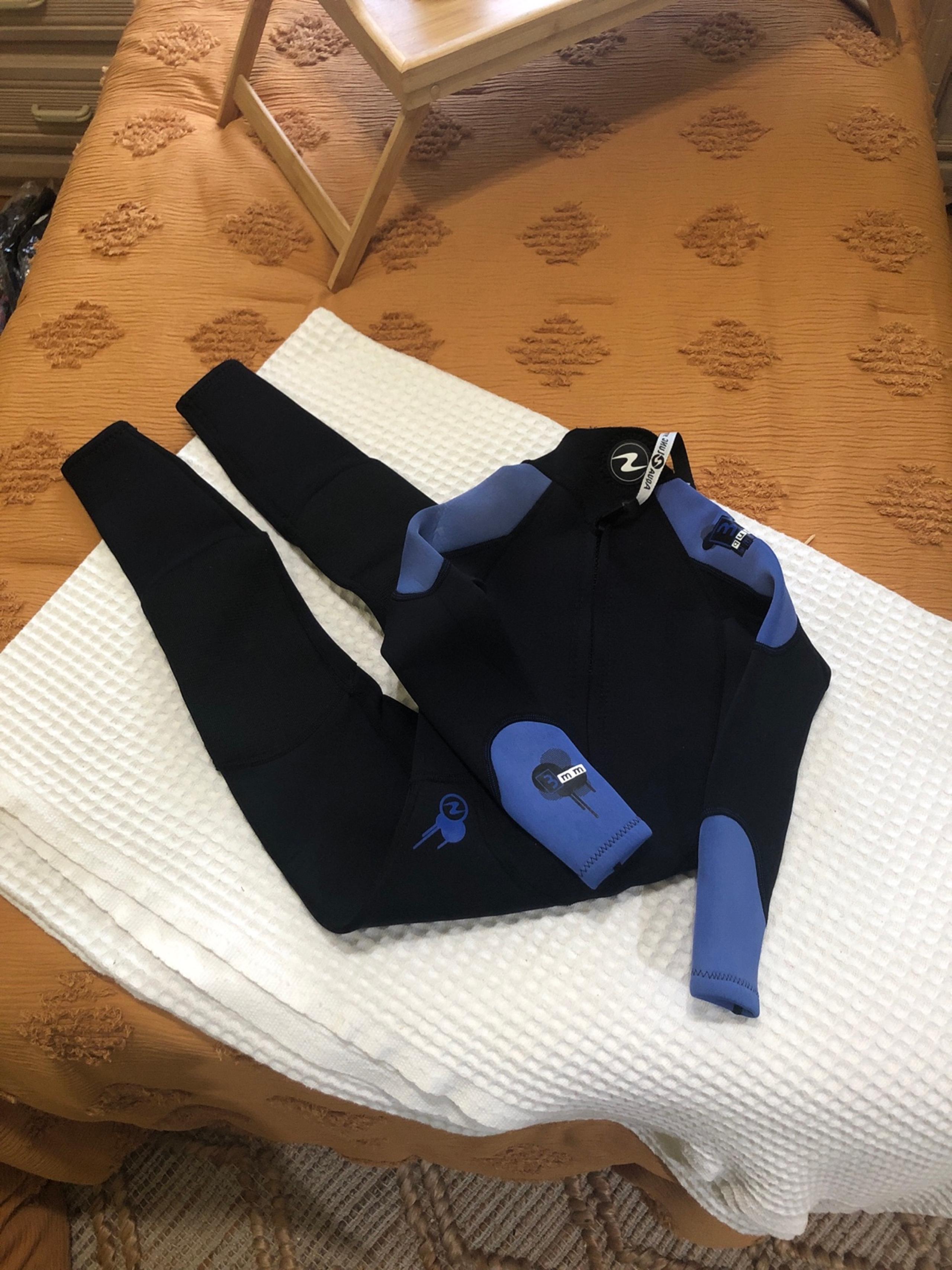 Aqua Lung Sport Wet Suit Child’s size Small Black with Blue Printing