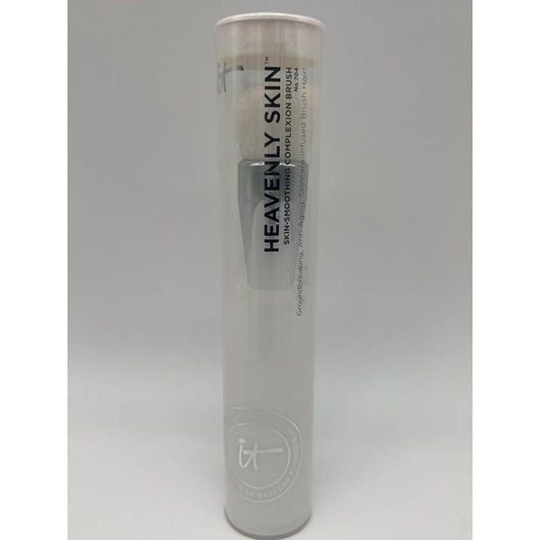It Cosmetics Heavenly Skin-Smoothing Complexion Brush No 704