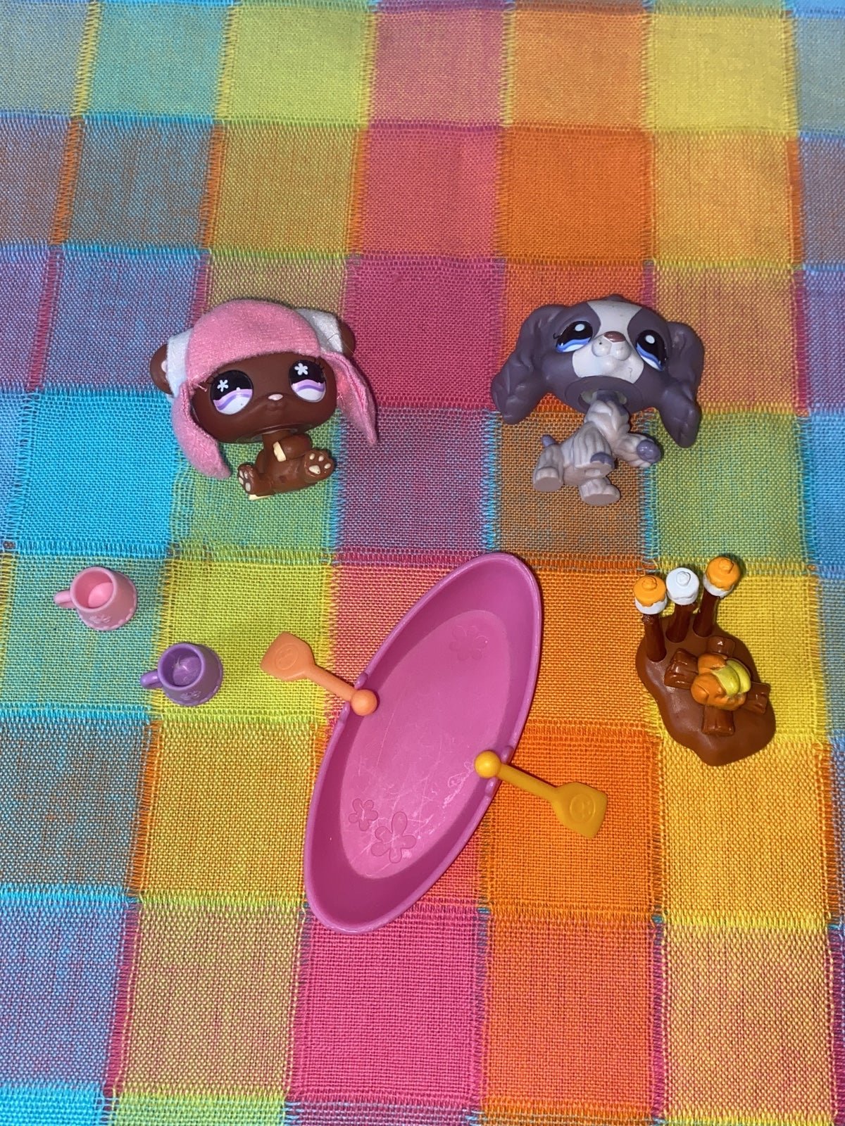 Littlest Pet Shop Cozy Campfire 671 & 672