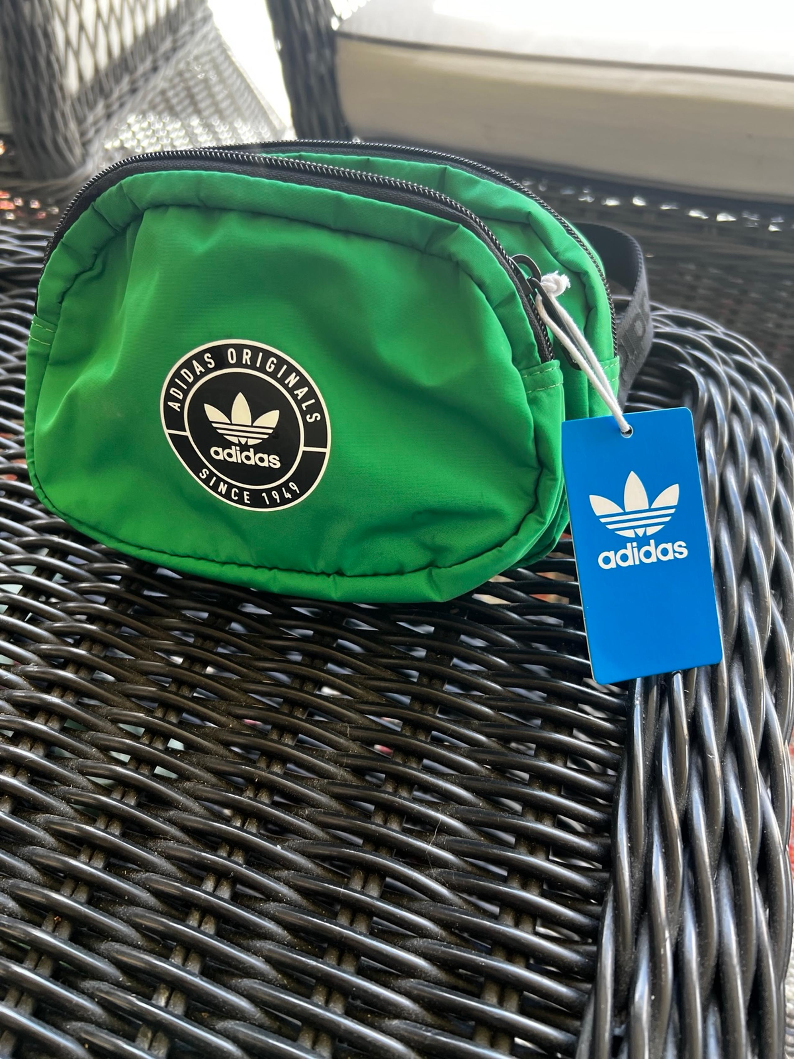 Adidas Originals Crossbody Waist Sports Bag Green/Black Fanny Pack NWT