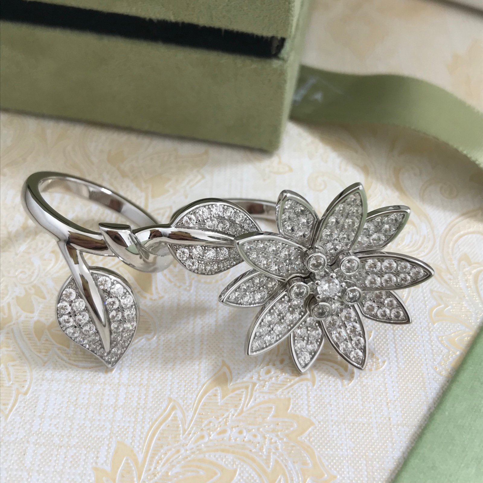18K White Gold Diamond Lotus Between The Finger Ring