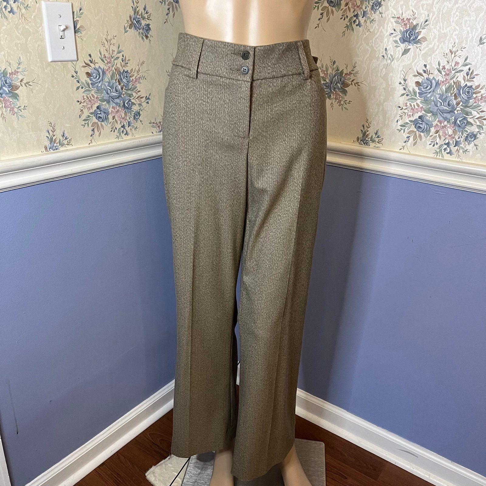 Uptown Girl Boutique Womyn Sand Wide Leg Dress Pants, Size 8, NWT