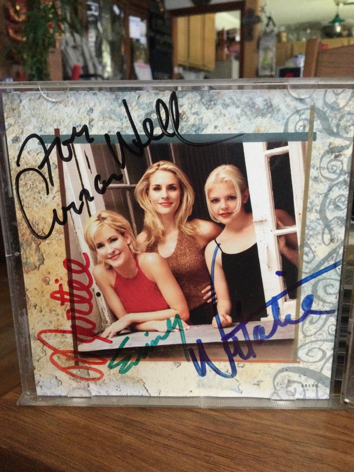 Dixie Chicks signed By them all CD    B Wow