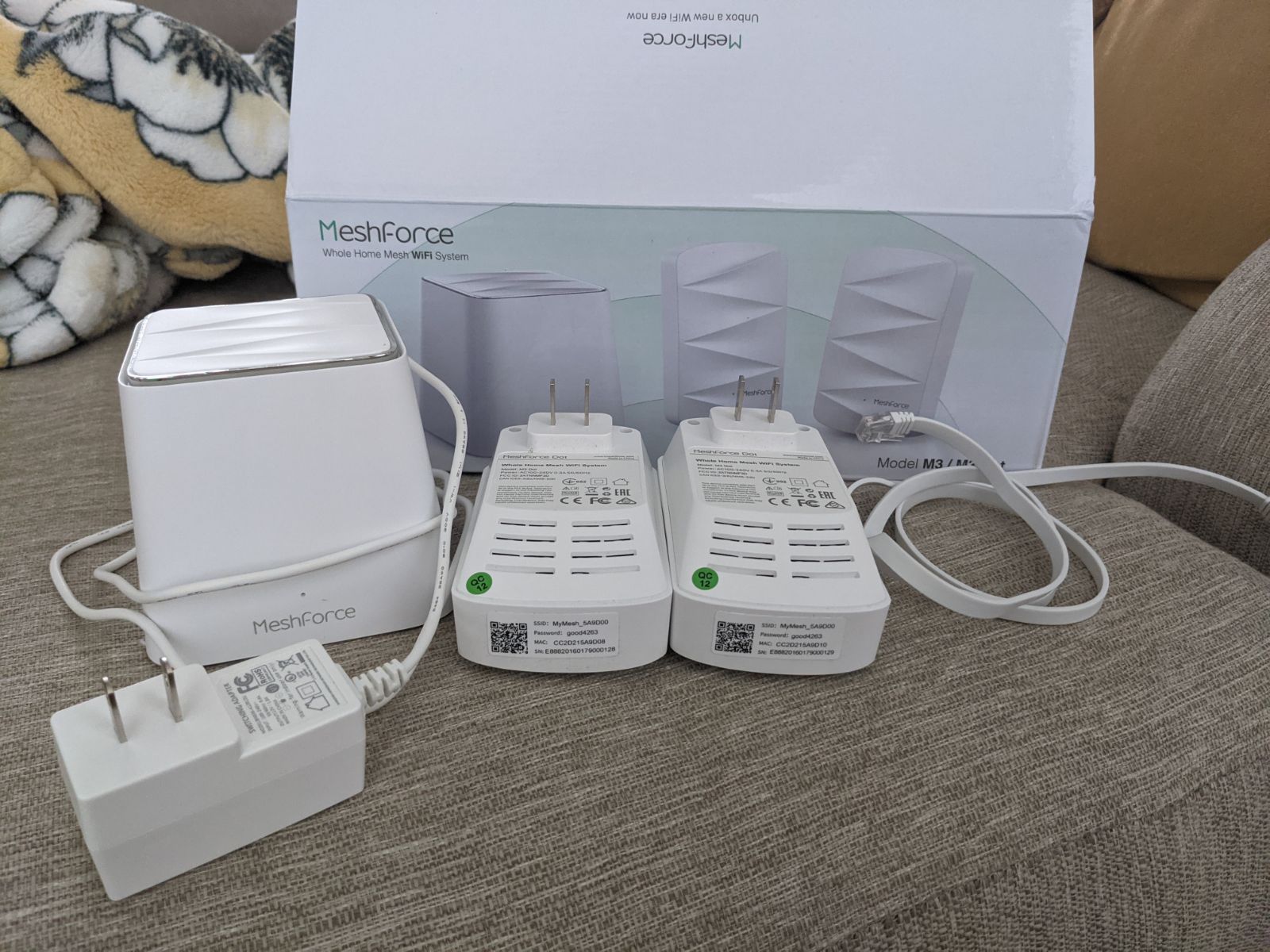 Meshforce M3 Mesh Router + 2 extenders