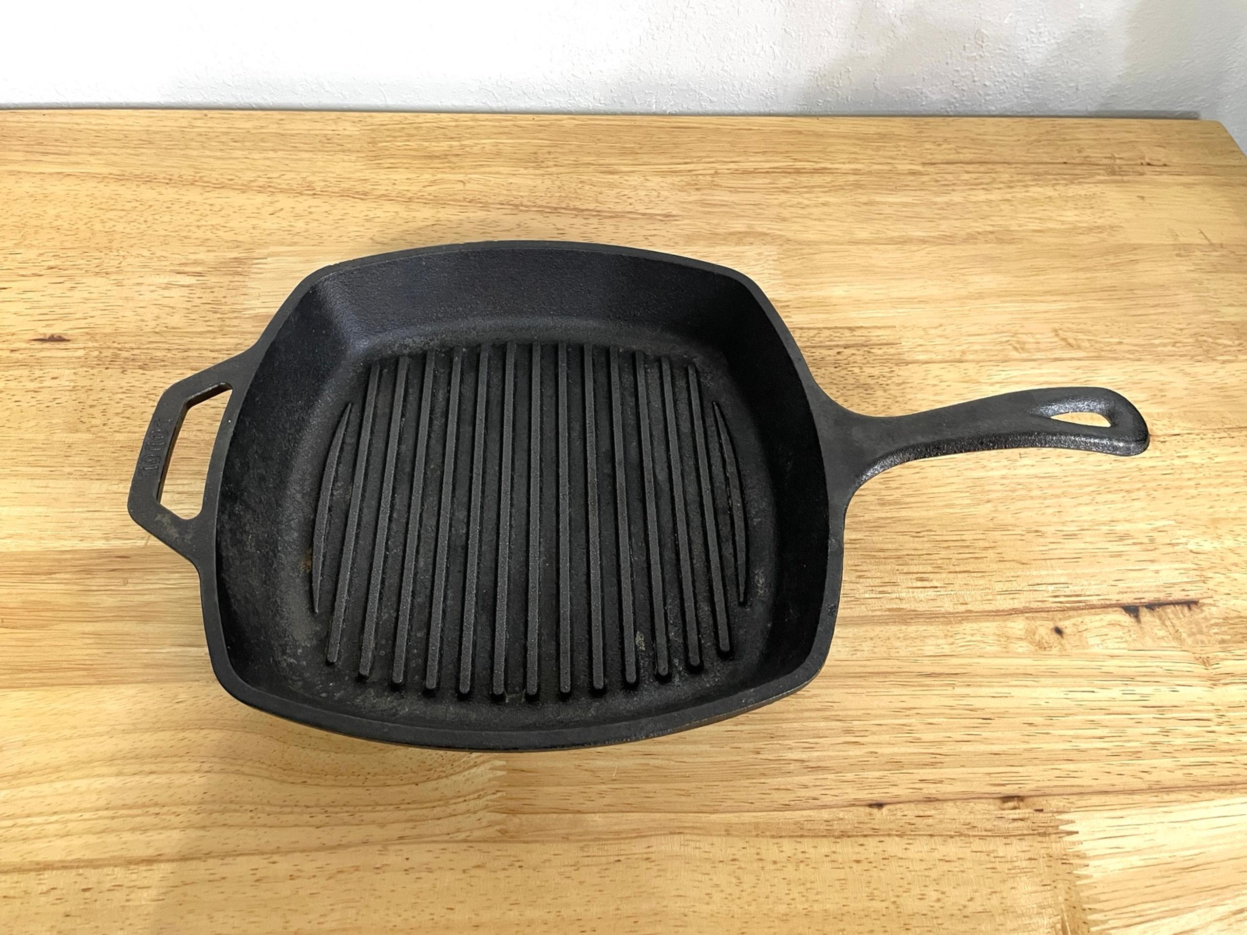 Lodge USA Cast Iron Grill Pan/Skillet- Large 10.5" Square Griddle 8SGP