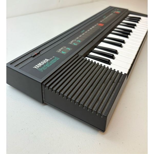 Vintage Yamaha PSS-120 PortaSound Electronic 32 Key Keyboard