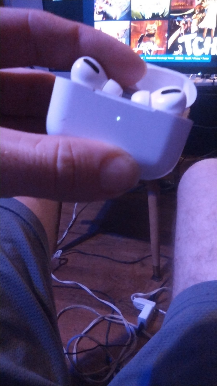 Apple AirPods 2nd Generation with Charging Case in White
