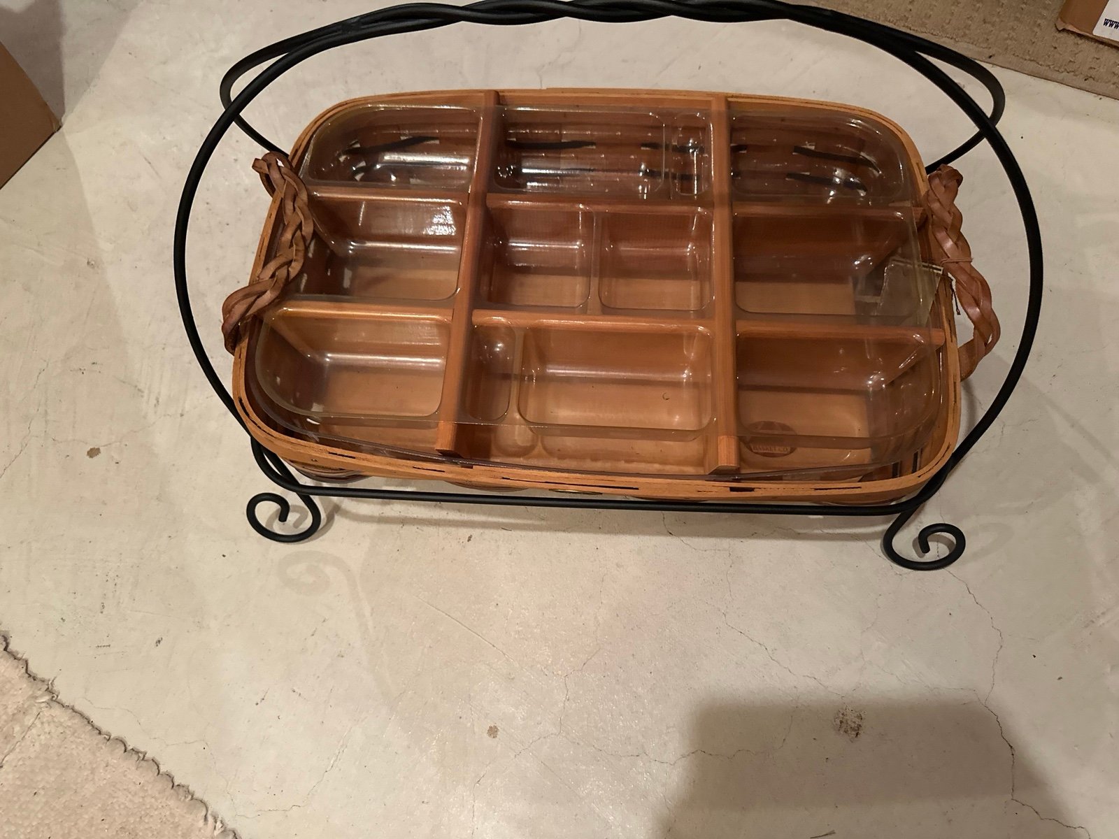 peterboro basket with wrought iron holder