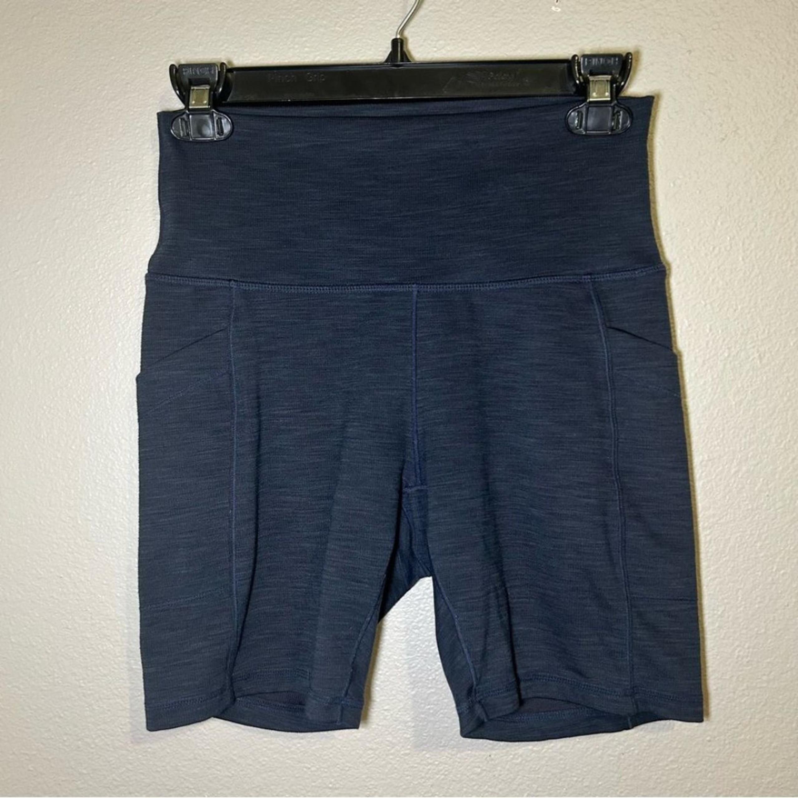 prAna blue athletic biker shorts with pockets women’s size medium