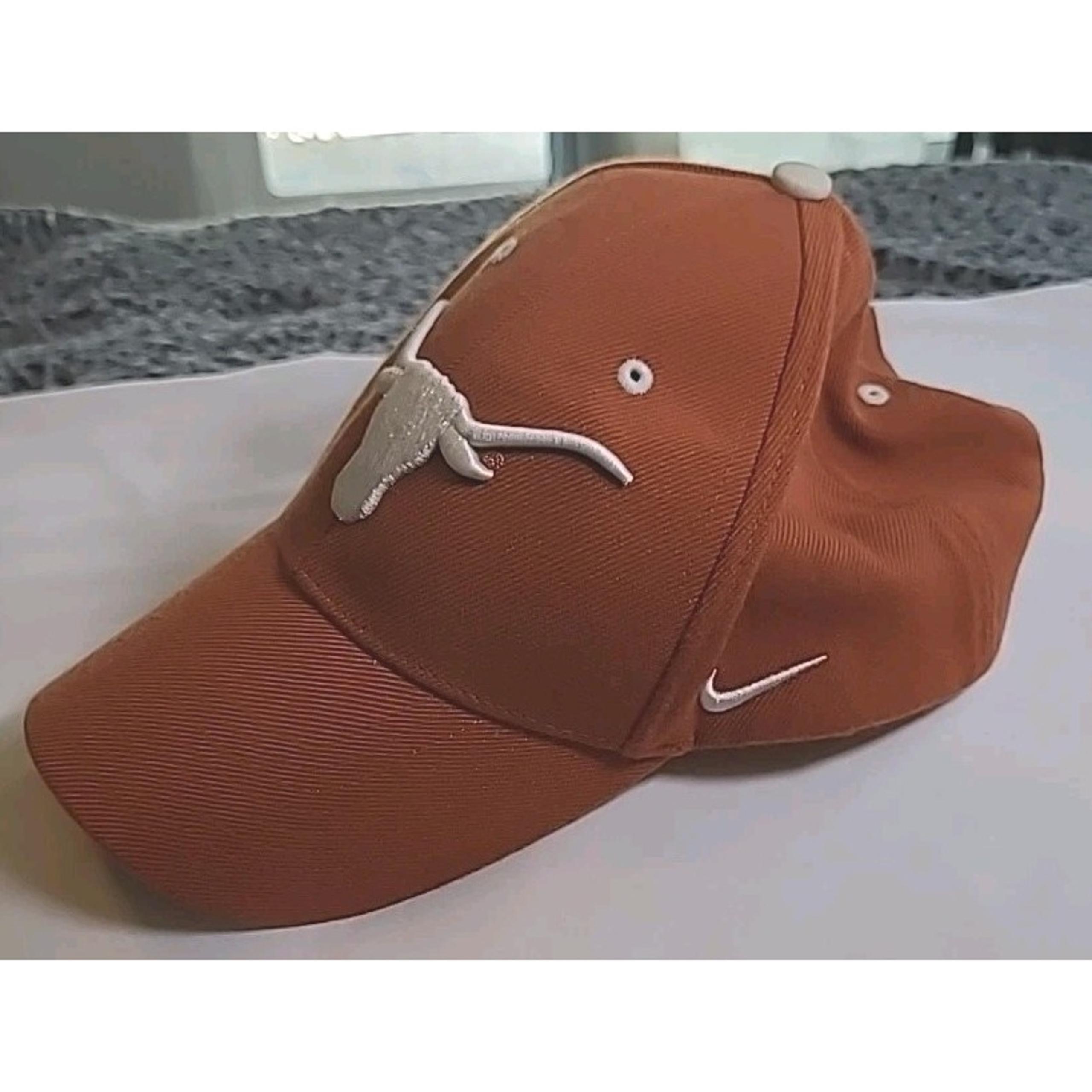 Nike NCAA Texas Longhorns Baseball Cap Team Nike Red Label Burnt Orange Bevo