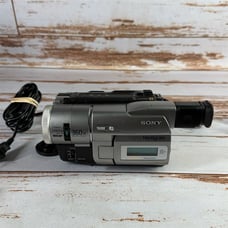Sony Handycam Camcorder Digital-8 8mm Hi8 360x Zoom Video Camera DCR-TRV103