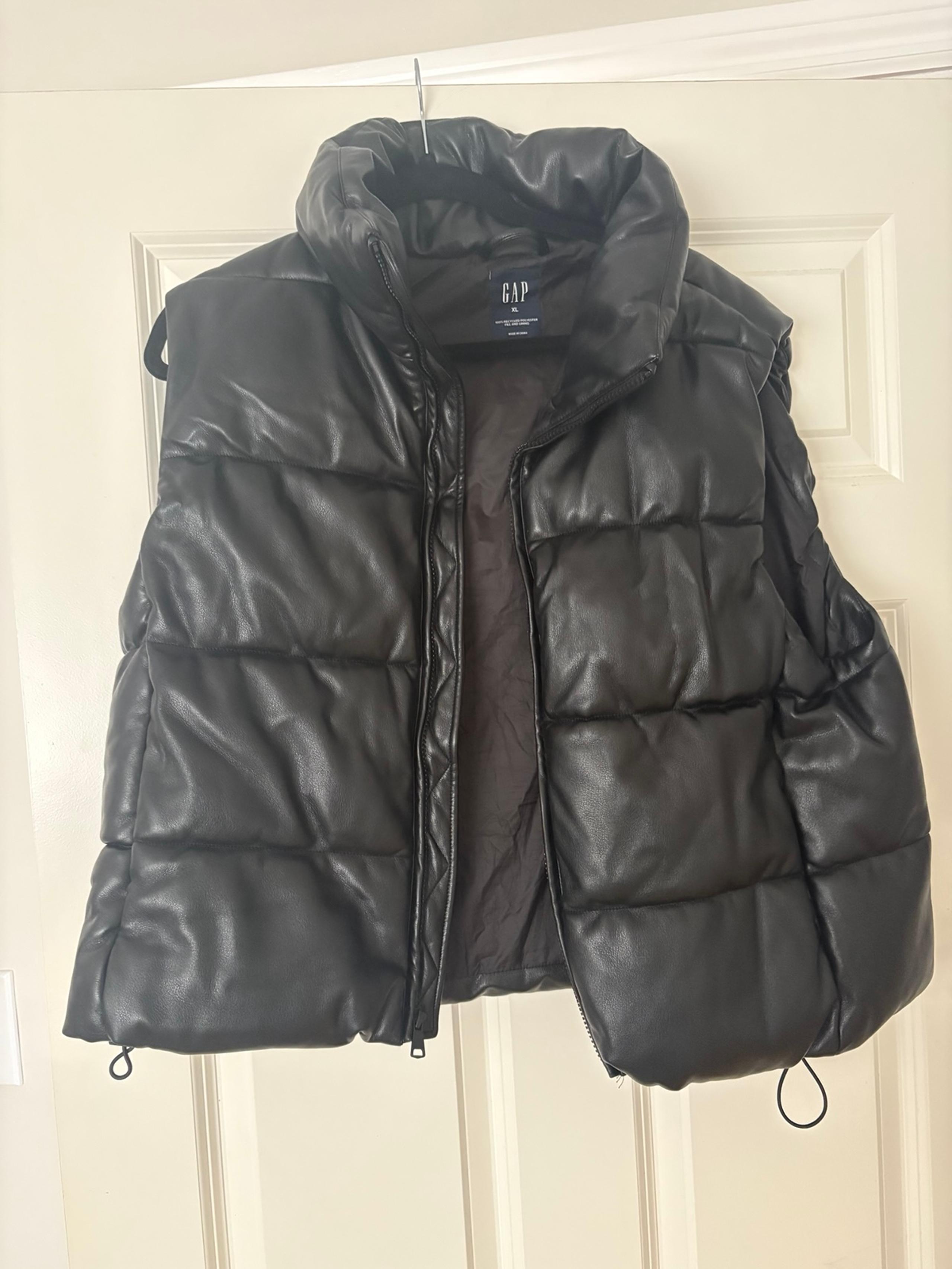 Gap Black Puffer Vest