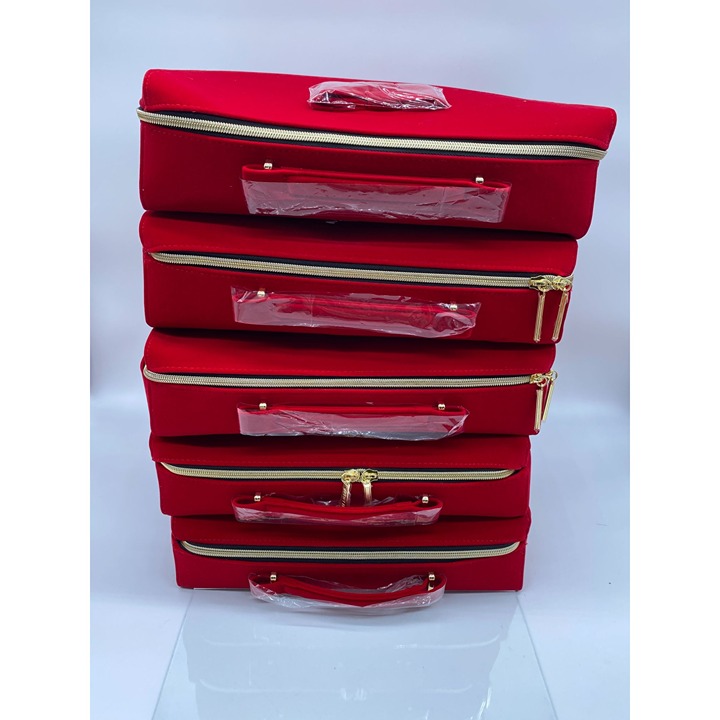 5 Estee Lauder Make-up Cosmetic Red Velvet Weekend/Travel Bag