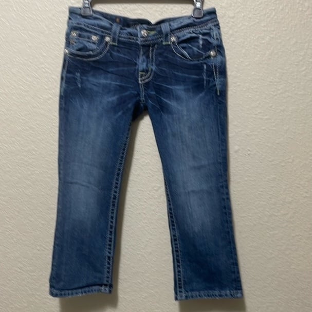 Miss Me Women's Cuffed Capris. Excellent Condition. Size 28. Really Cute !