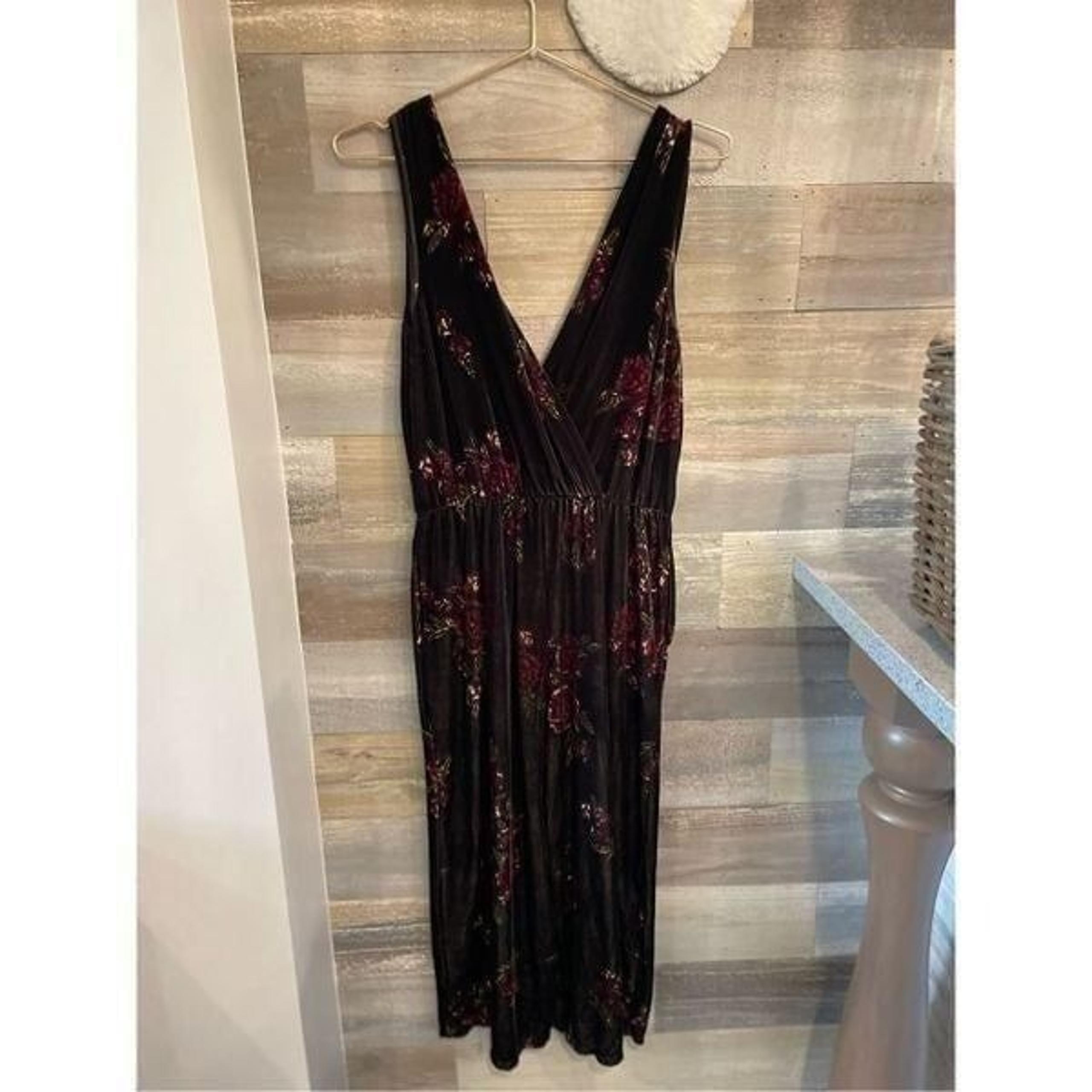 Xhilaration juniors black floral velour faux wrap cropped pantsuit/romper medium