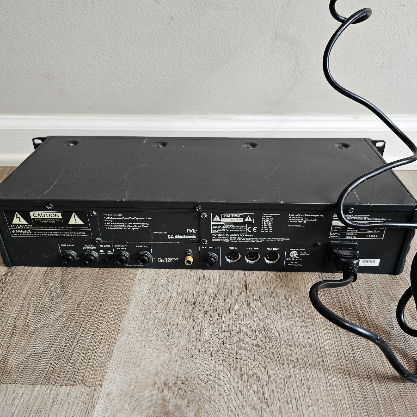 609 TC HELICON VOICEPRISM ボーカルエフェクター TC-Helicon Voiceprism Plus