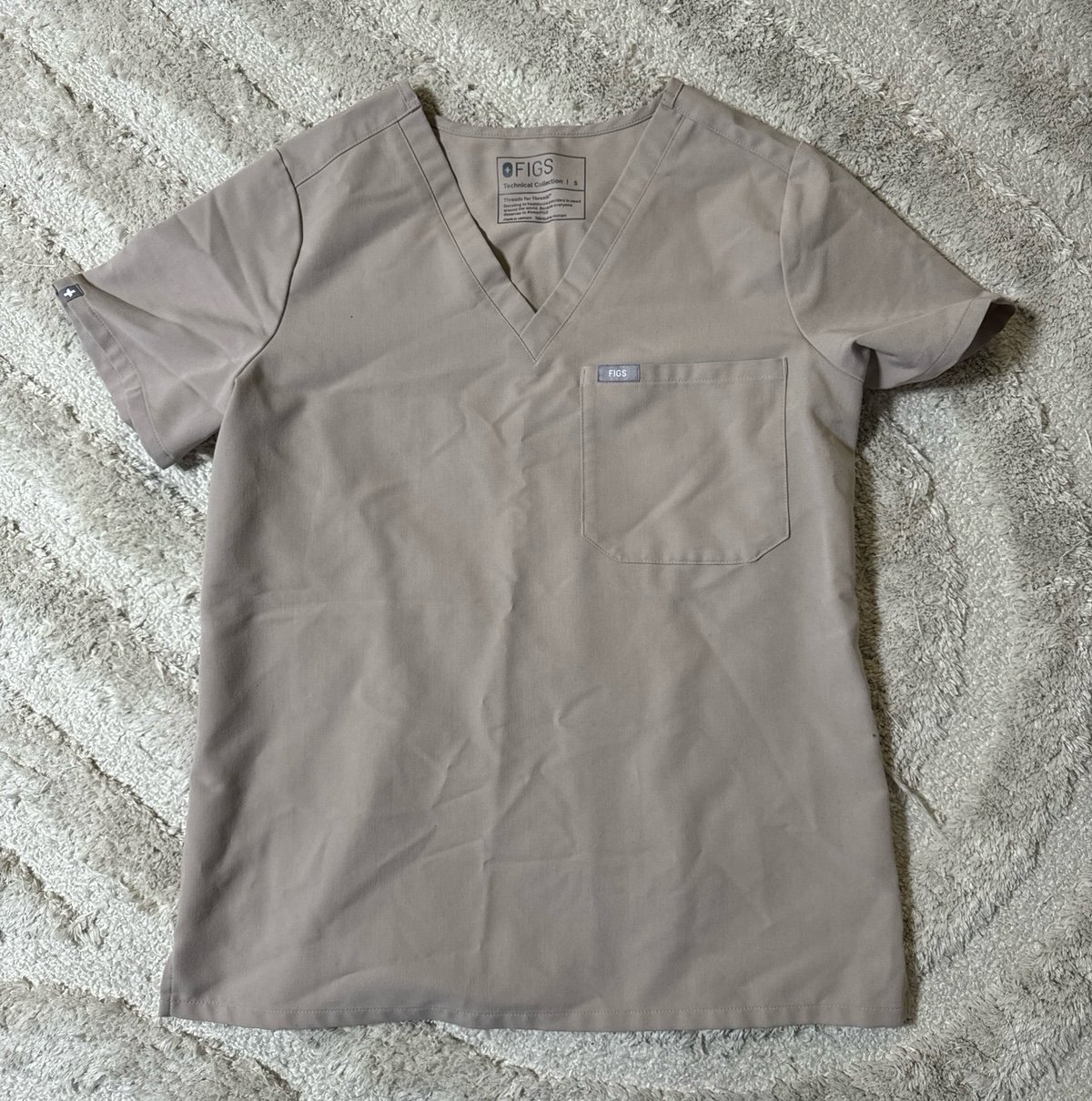FIGS Catarina One Pocket Scrub Top