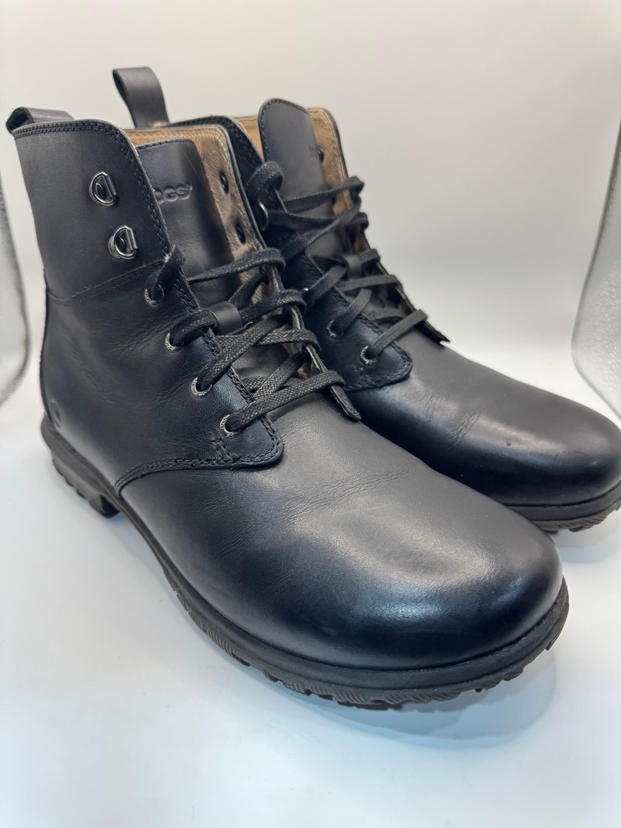 Women’s size 10 Bogs boots black leather