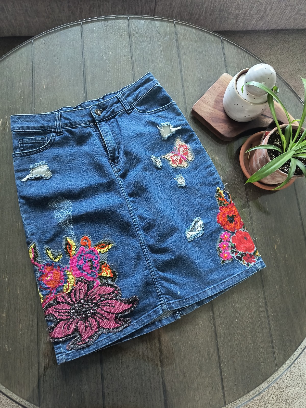 Cecelia Prado Jean Skirt Women’s Size M Boho Distressed Flowers Anthropologie