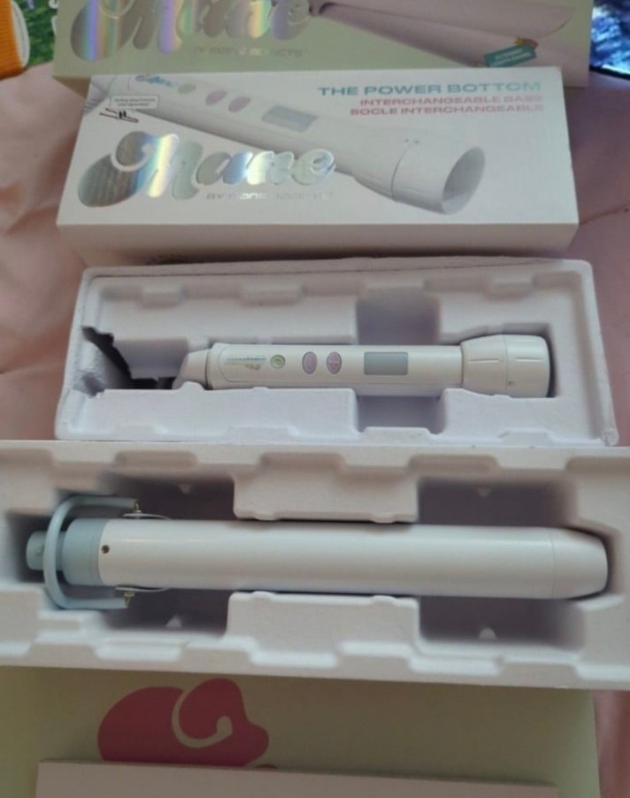 2pc Mane new in box 1.25 inch curling iron and barrel new and never used