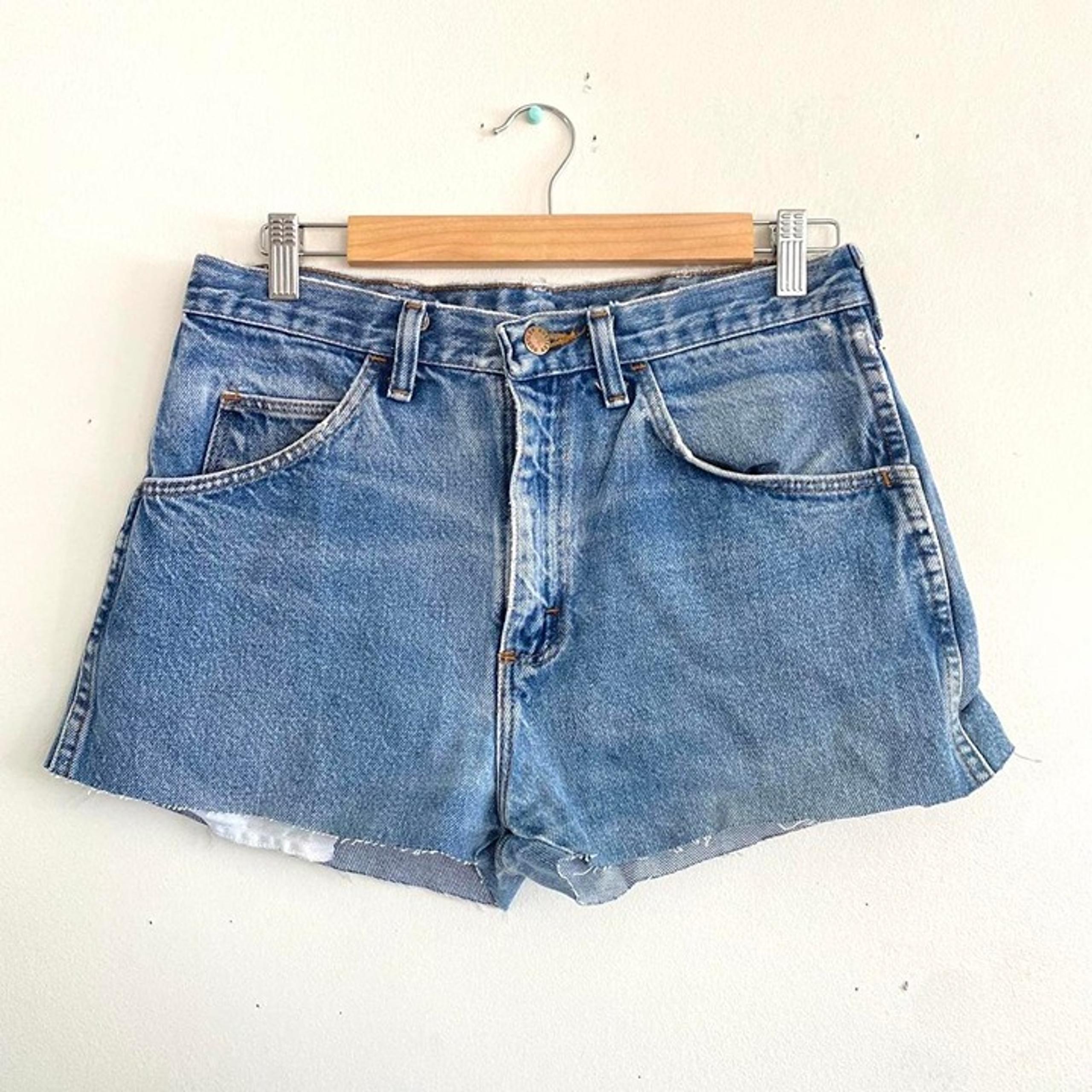RUSTLER AMERICAN VINTAGE HIGH WAISTED WOMENS DENIM JEAN SHORTS SIZE 30” / MEDIUM