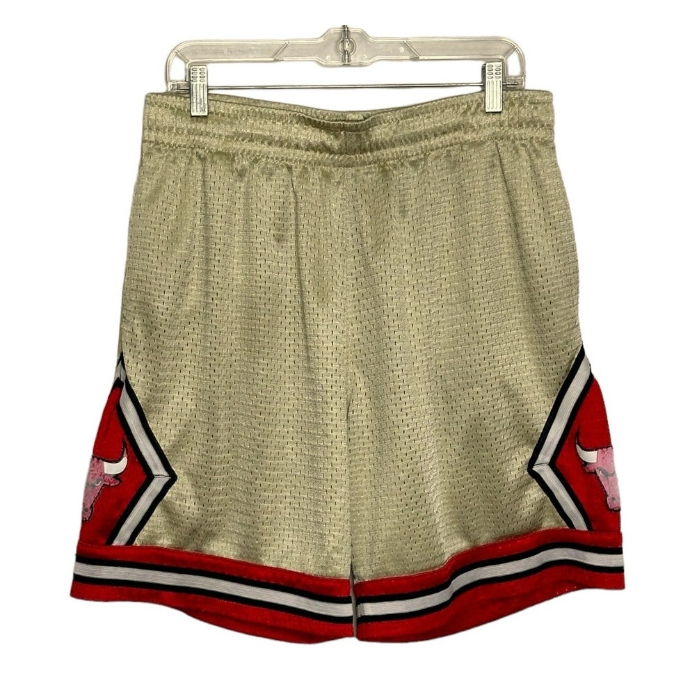 CHICAGO BULLS MITCHELL & NESS AUTHENTIC GOLD SWINGMAN SHORTS 1997-98 size Large