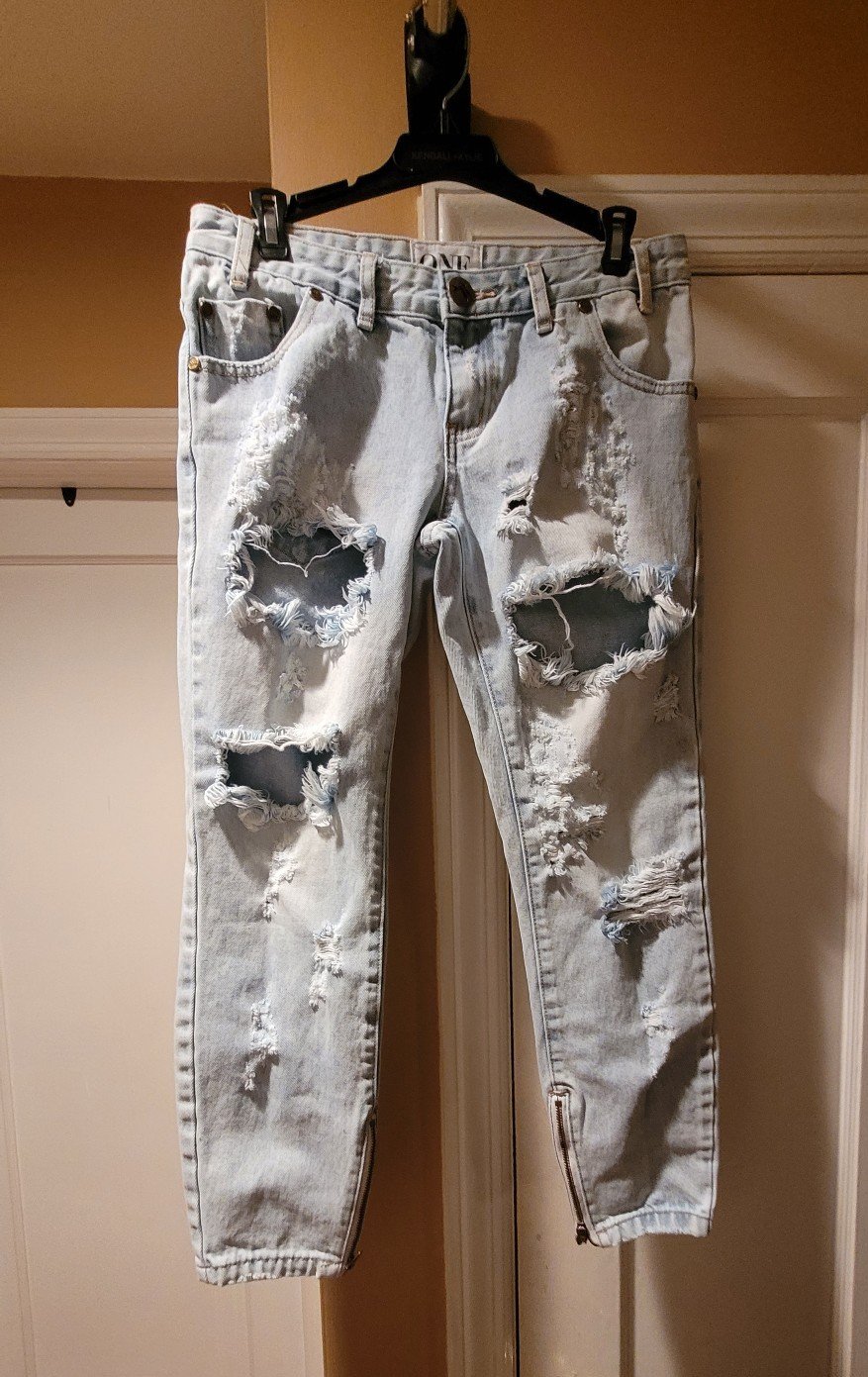 Pre-Owned One Teaspoon Distressed Crop Jeans