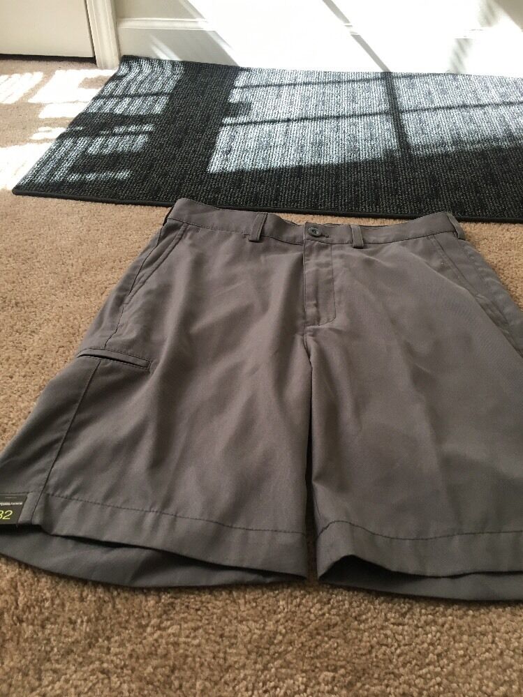 Roundtree and Yorke Men's Performance Shorts Pockets Activewear Size 32 Gray