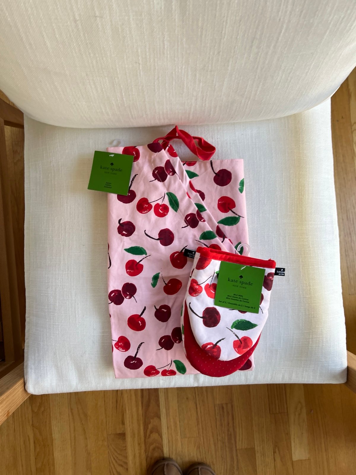 Kate Spade Cherry Print Kitchen Apron and Oven Mitt Set