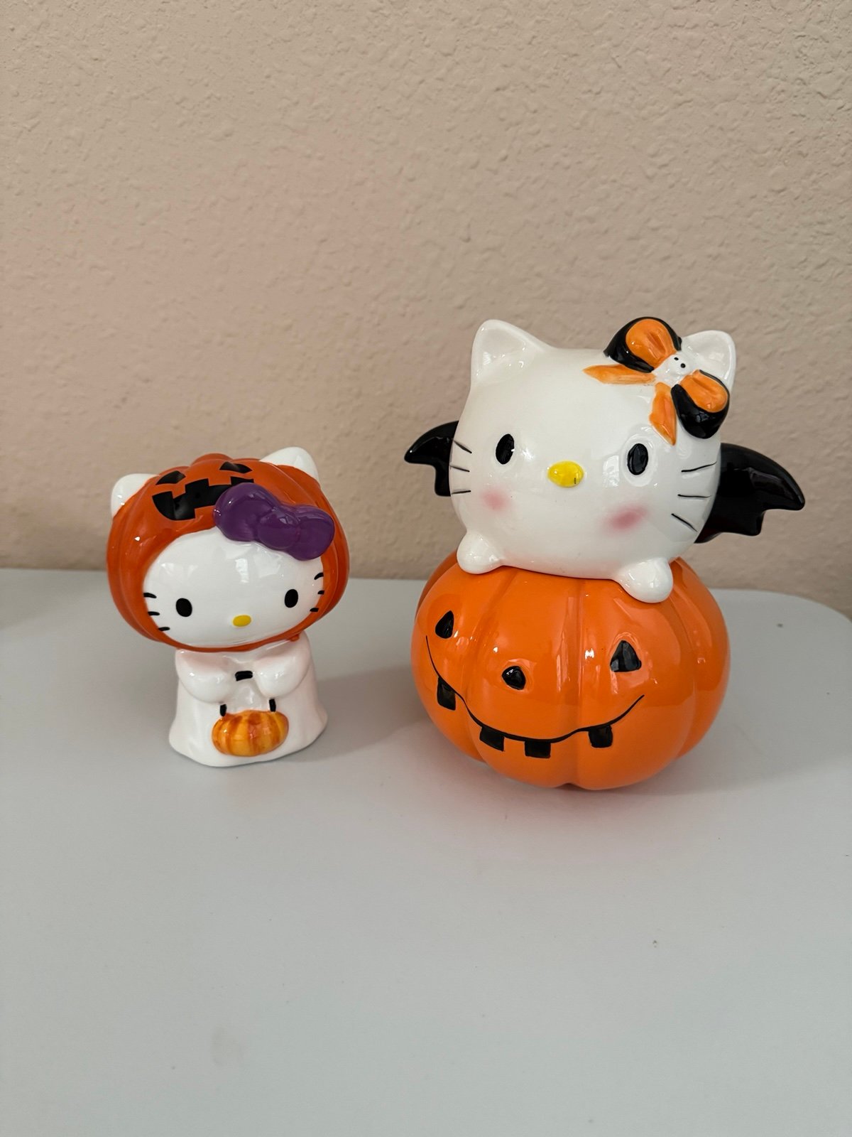 Hello Kitty Halloween ceramics