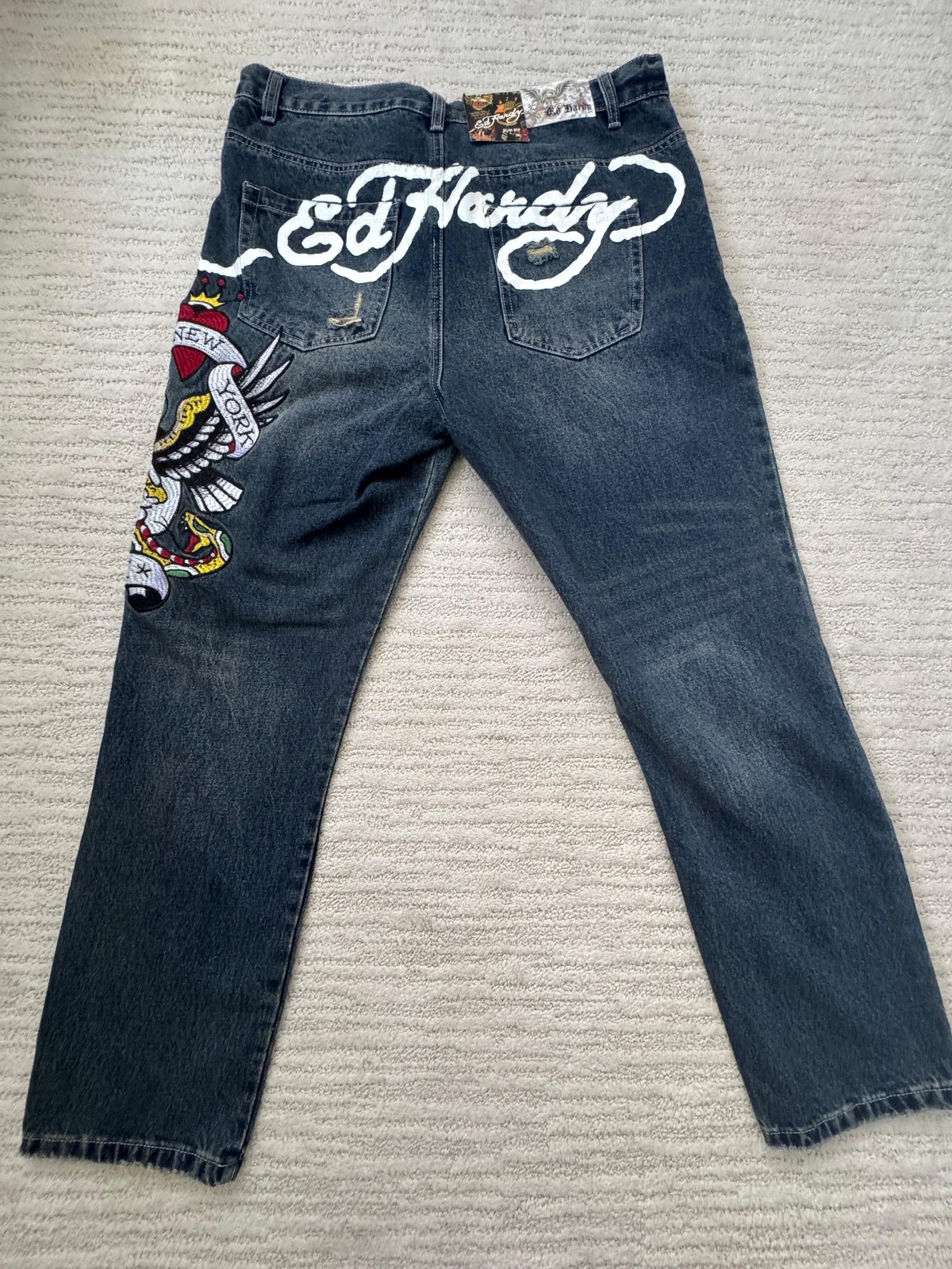 Ed Hardy Distressed Jeans Men Size 34 New York City Embroidered.