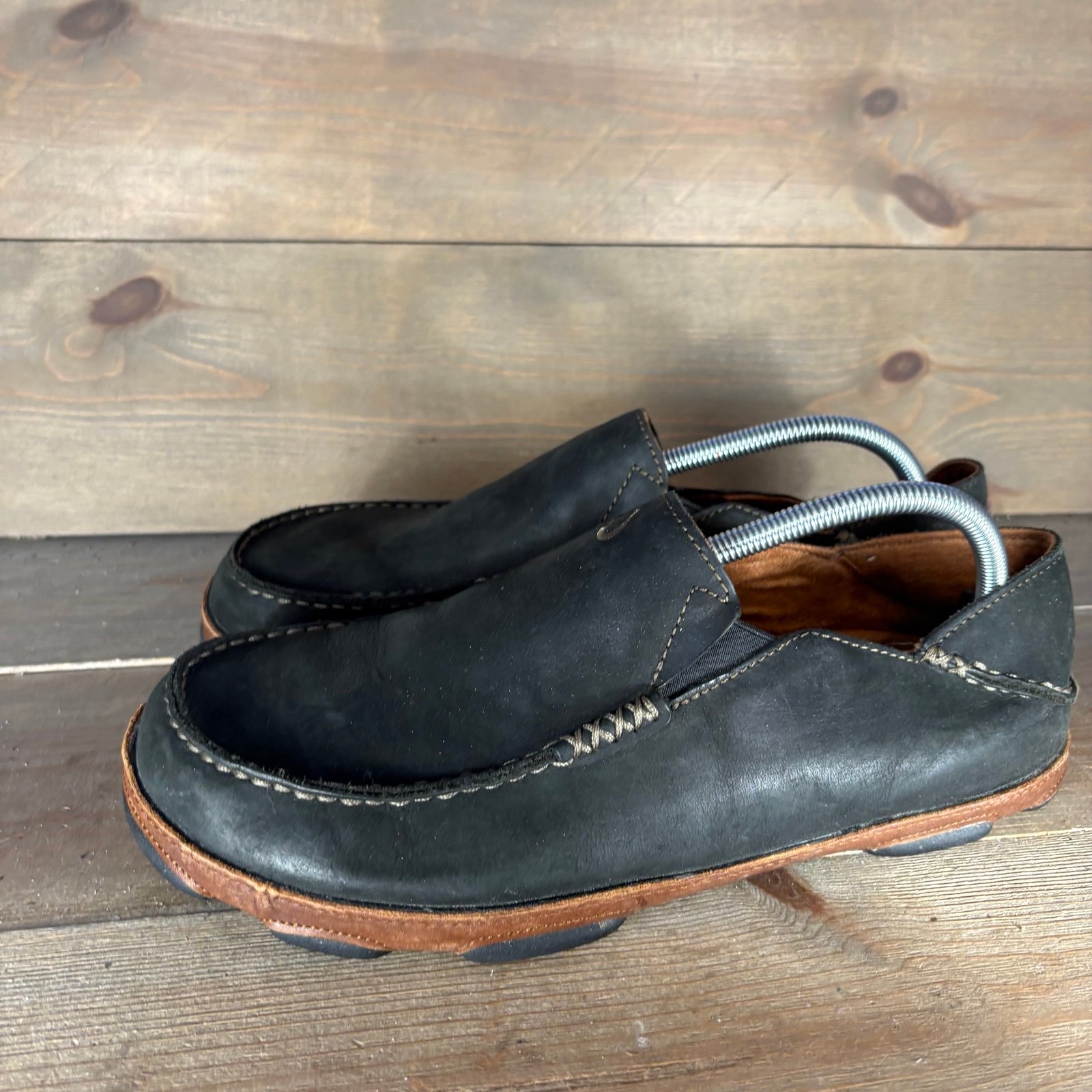 olukai moloa mens size 10.5 shoes black leather slip on comfort loafers  Pre own