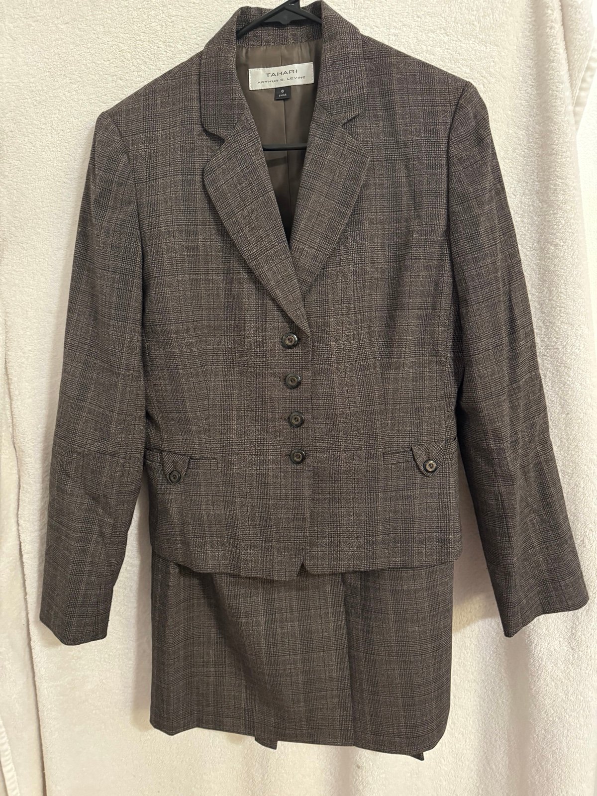 Tahari Skirt & Blazer Set, SZ 8, GREAT CONDITION