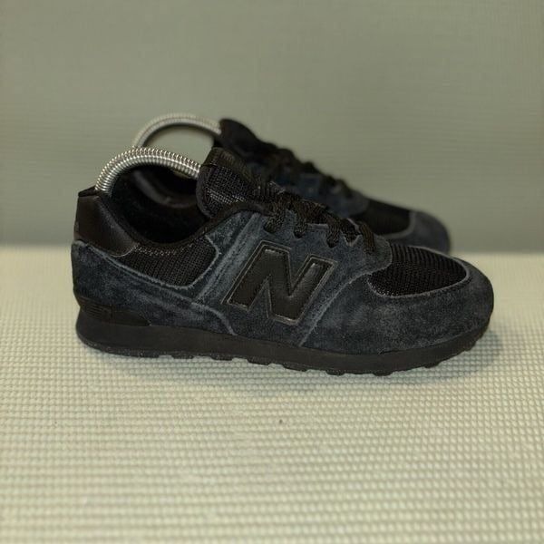 New Balance 574 Core Casual Sneakers Boy’s Size 6 Womens 8 GS574EVE Black Suede