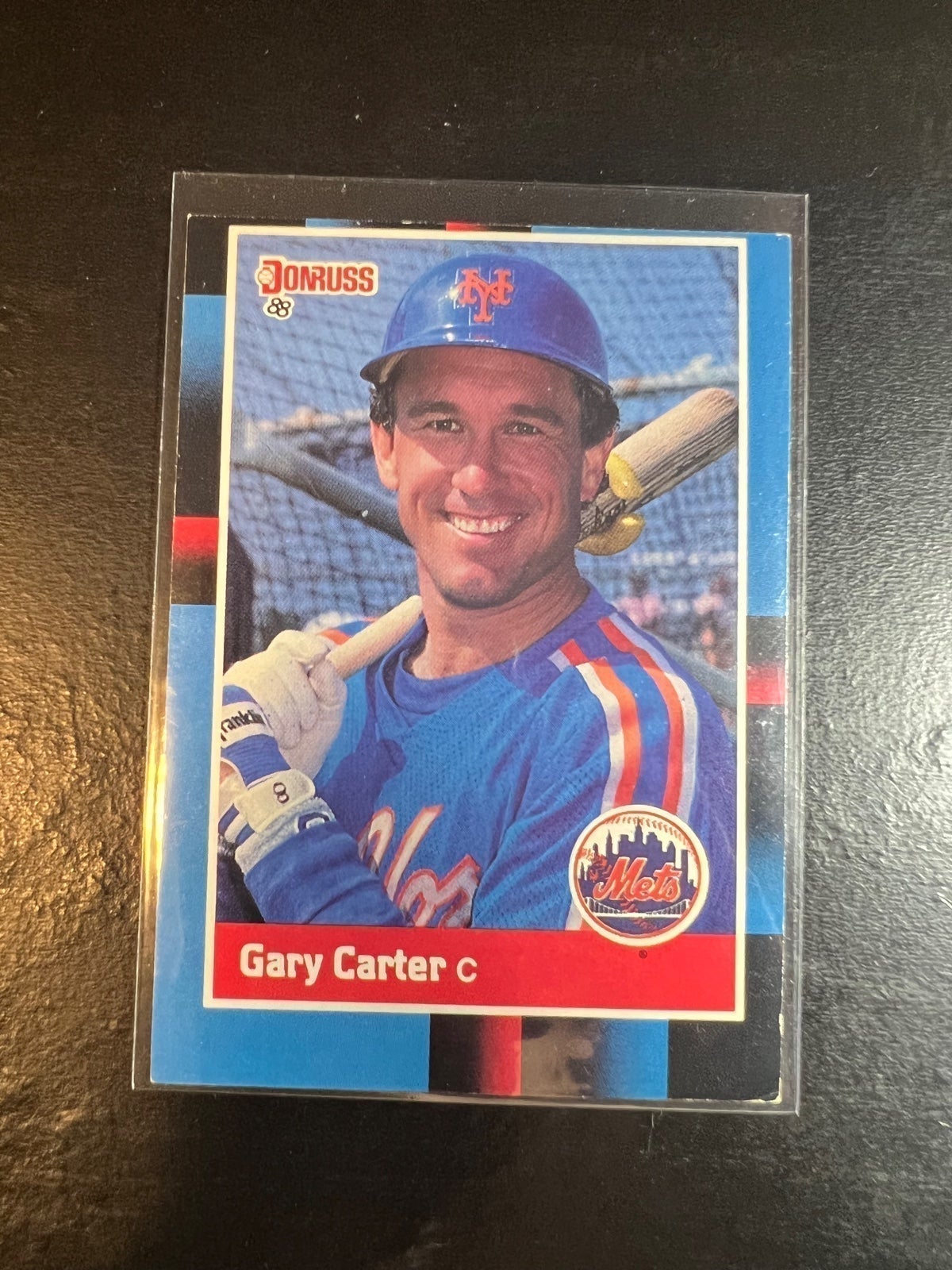MIS-CUT One of them are ERROR CARDS isnt Hard to see Gary Carter Donruss 88
