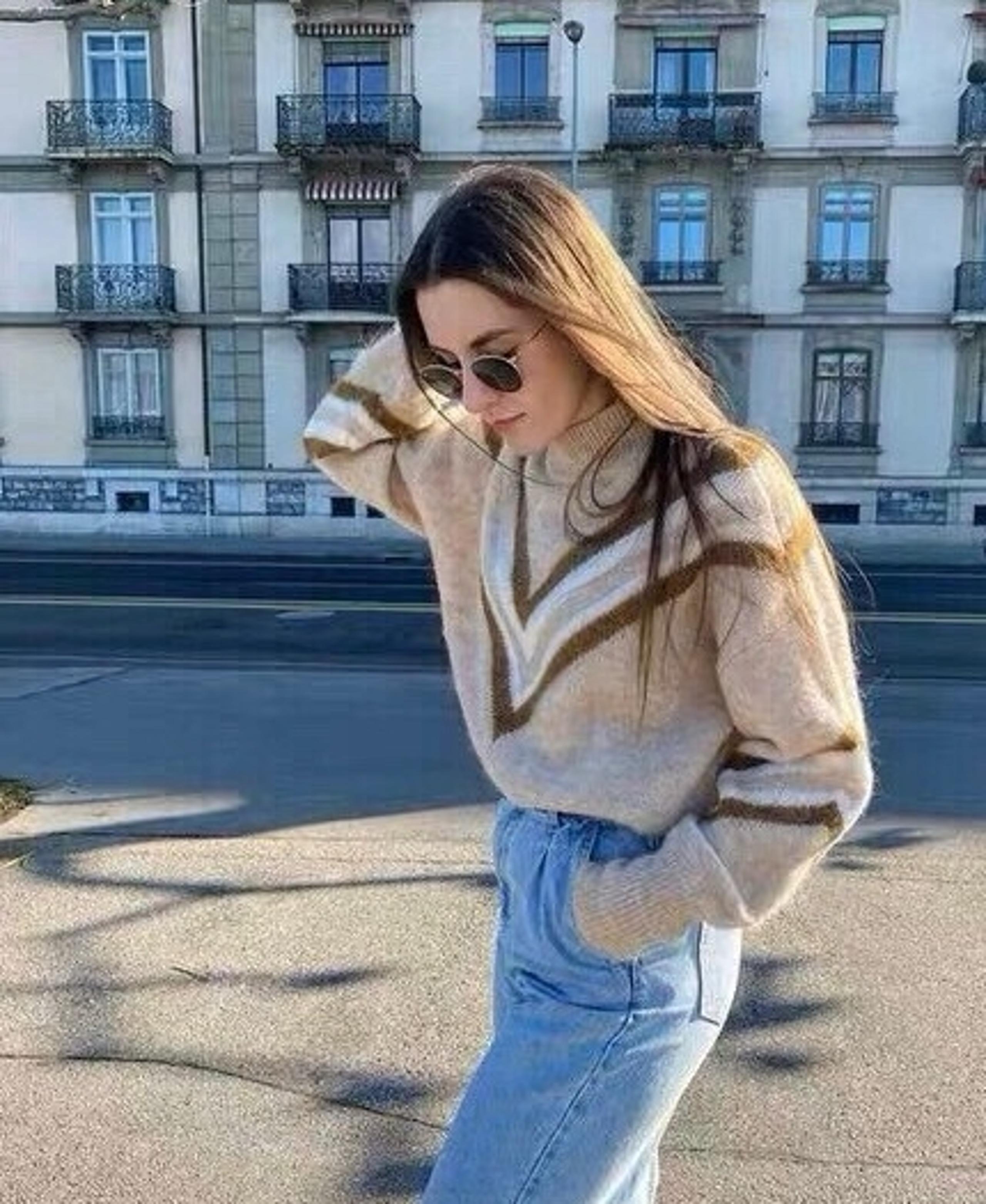 Women's Tan and Brown Sweater