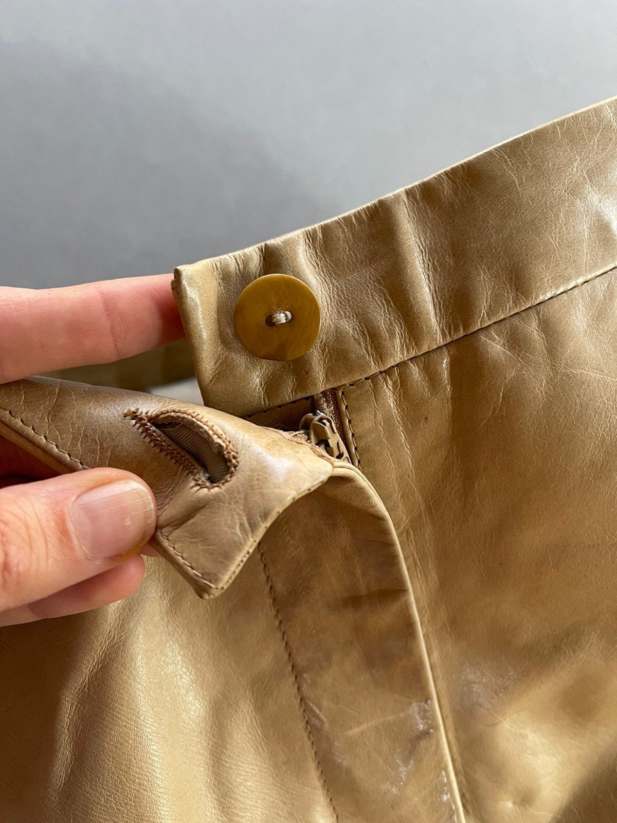 Leather pants in beige