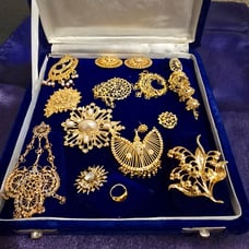 Lot of Indian Gold and Broachs
