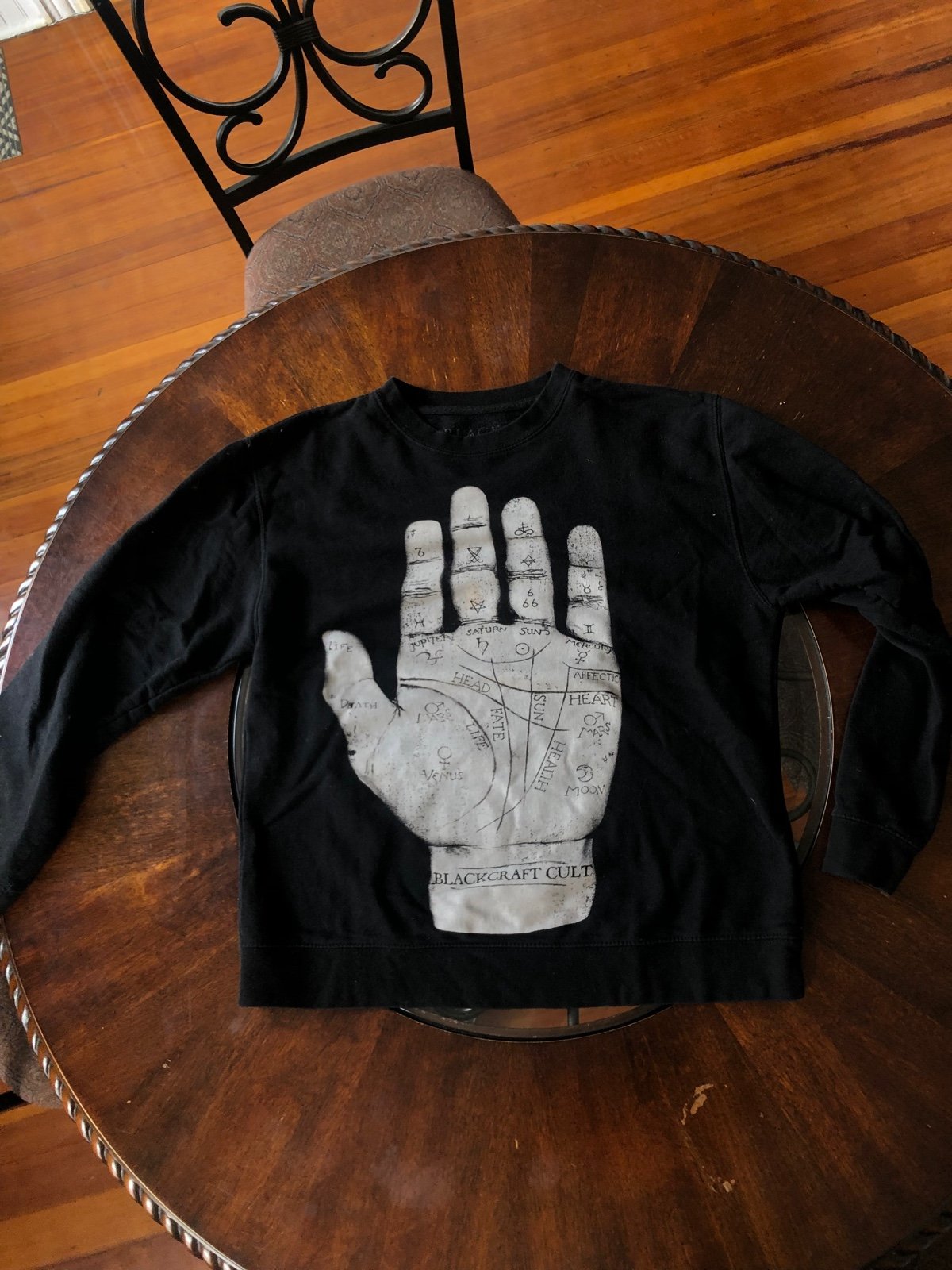 Sweatshirt