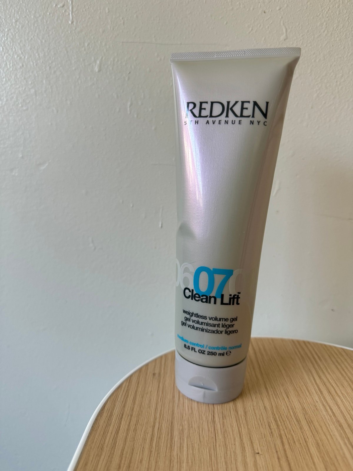 Redken clean lift 07 weightless volume gel
