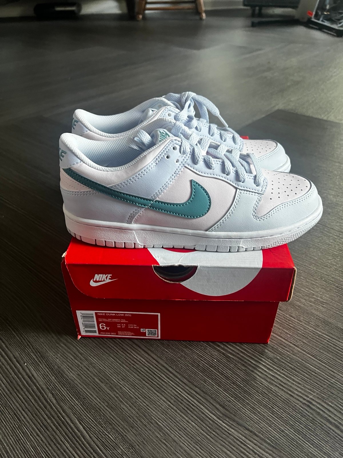 Nike dunk low mineral teal GS