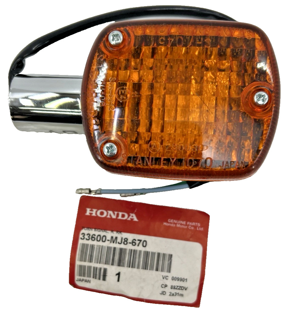 HONDA MOTORCYCLE 1984-85 VF500CA, CAC RIGHT RR. TURN SIGNAL ASSY 33600-MJ8-670