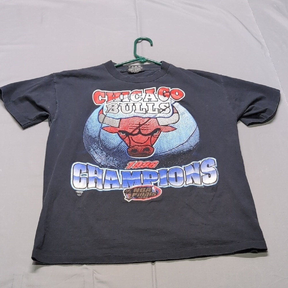VTG Magic Johnson T's Mens Chicago Bulls Black Short Sleeve Tee USA Made Size L