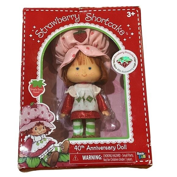 Strawberry Shortcake 40th Anniversary Doll Strawberry Scent Collectible Toy