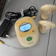 Medela Freestyle Pump and parts