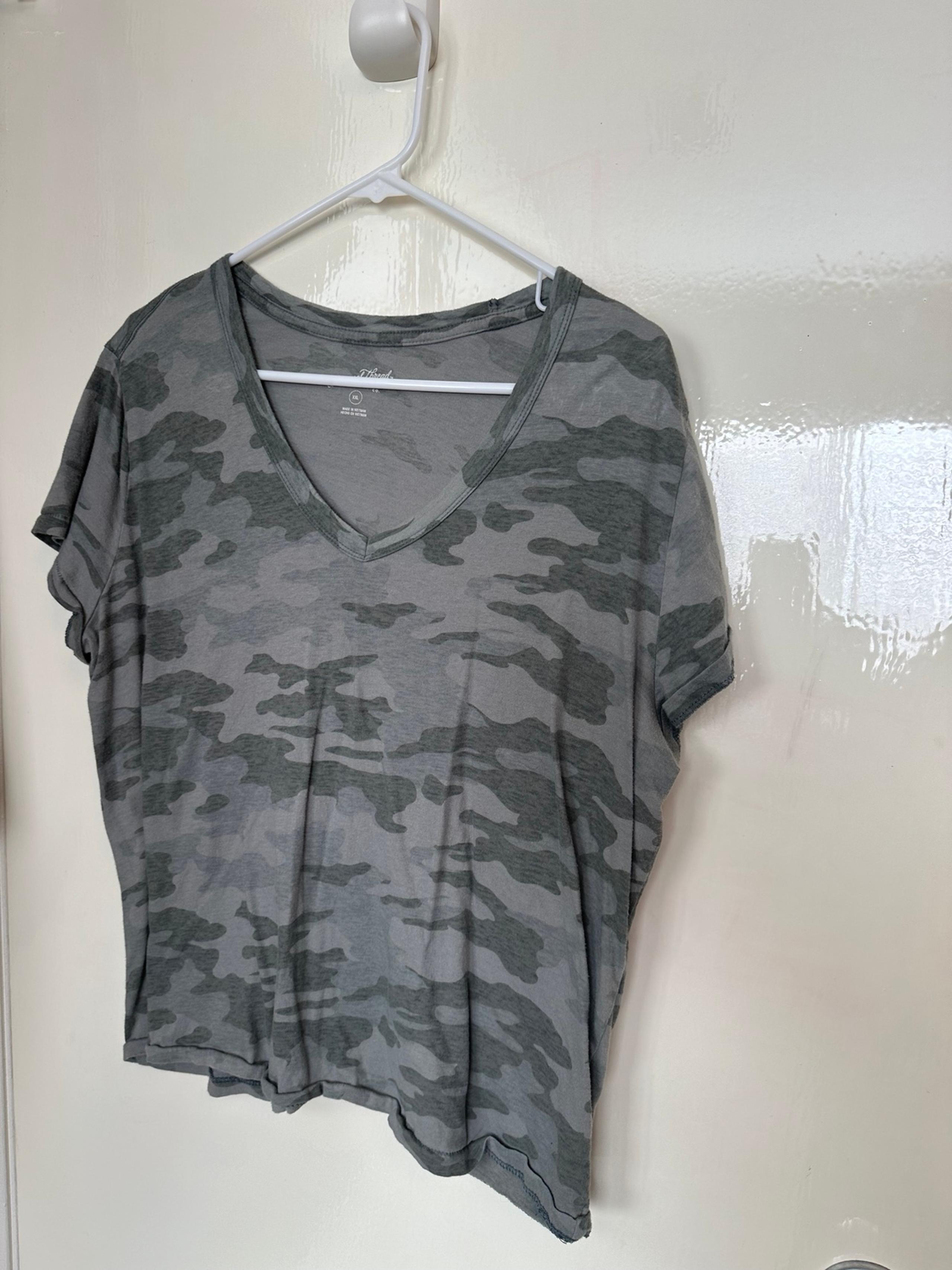 Universal Thread T shirt