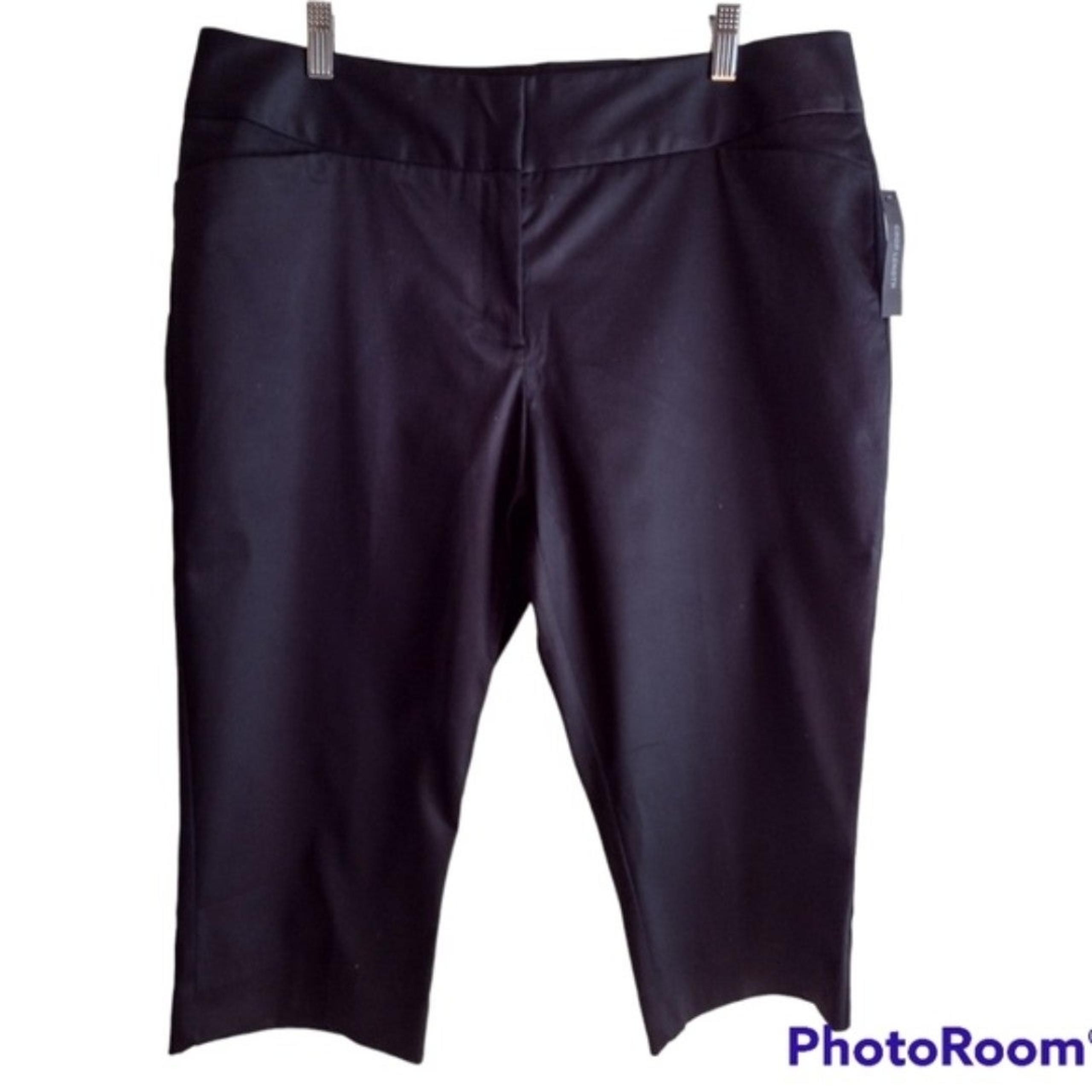 Worthington Modern Fit. NWT. Black Zip Front Chino Cropped Pants. Size 16.