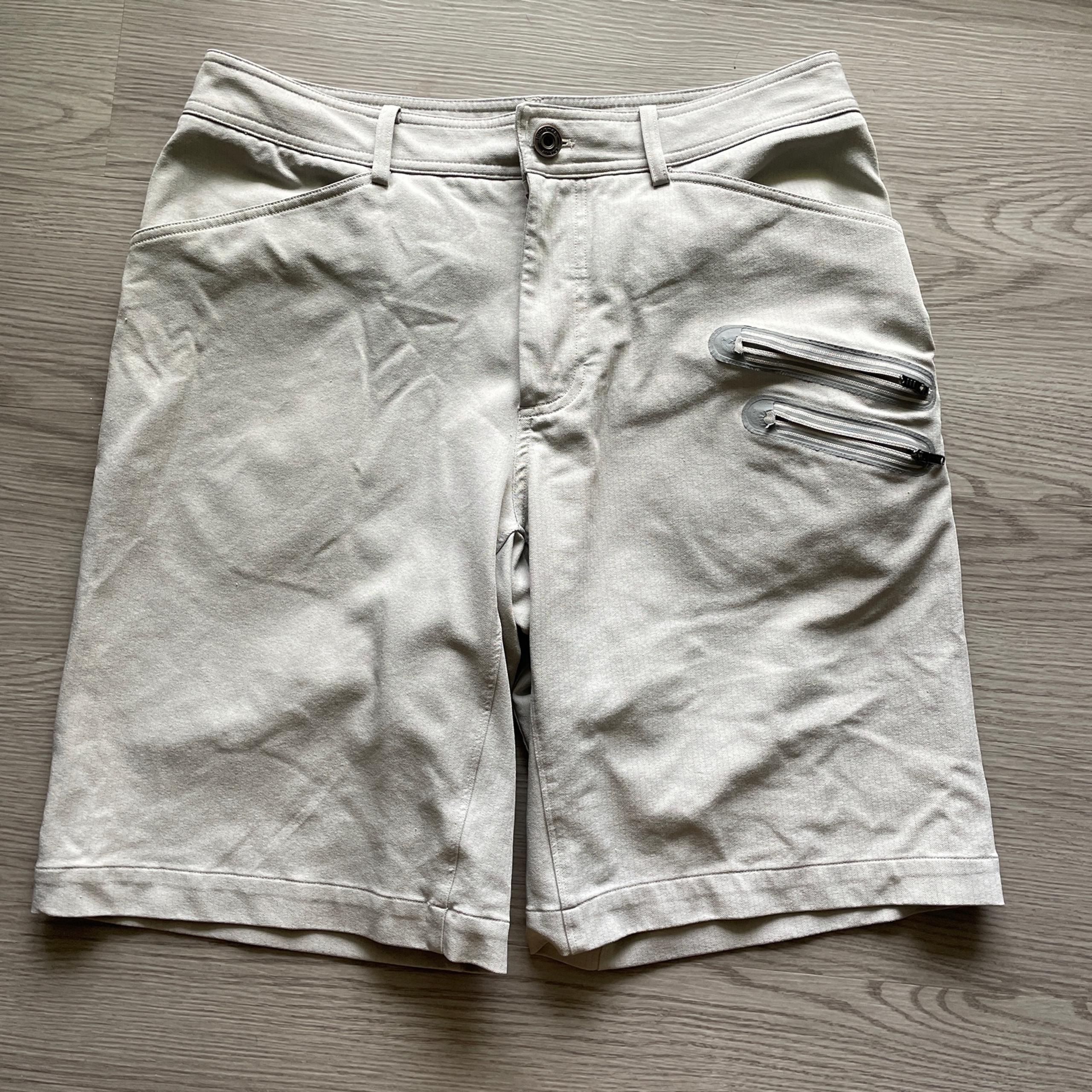 Men's Lululemon Athletica Cargo Beige 6 Pocket Linerless Active Golf Shorts 34
